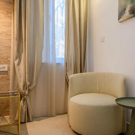 Kostela Luxury بيت ضيافة
