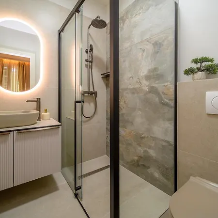 Kostela Luxury Σπλιτ