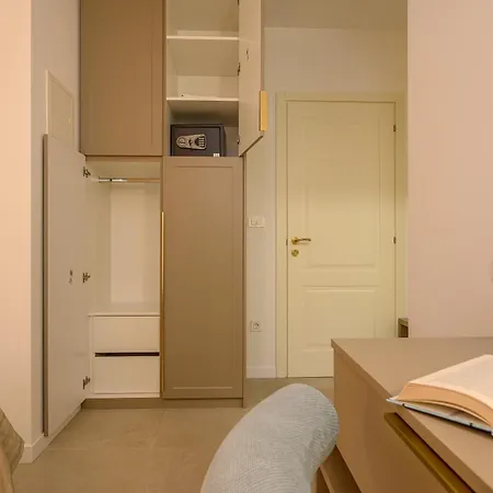 Πανσιόν Kostela Luxury 4*