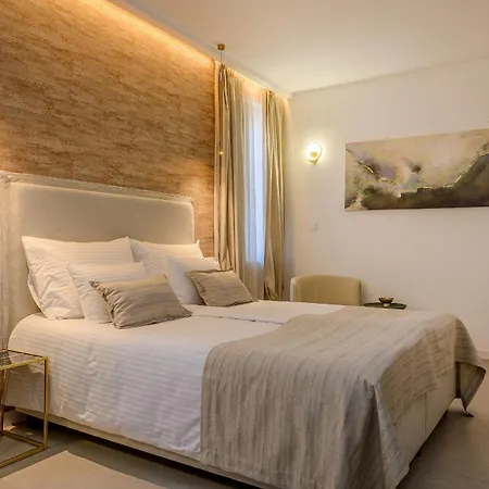Kostela Luxury